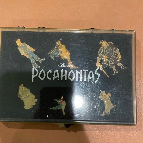 Rare Vintage Pocahontas Disney Pin Set - Picture 3 of 3